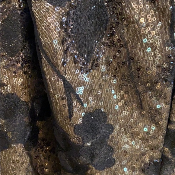 Strapless black and gold ball gown with train. - Picture 4 of 5